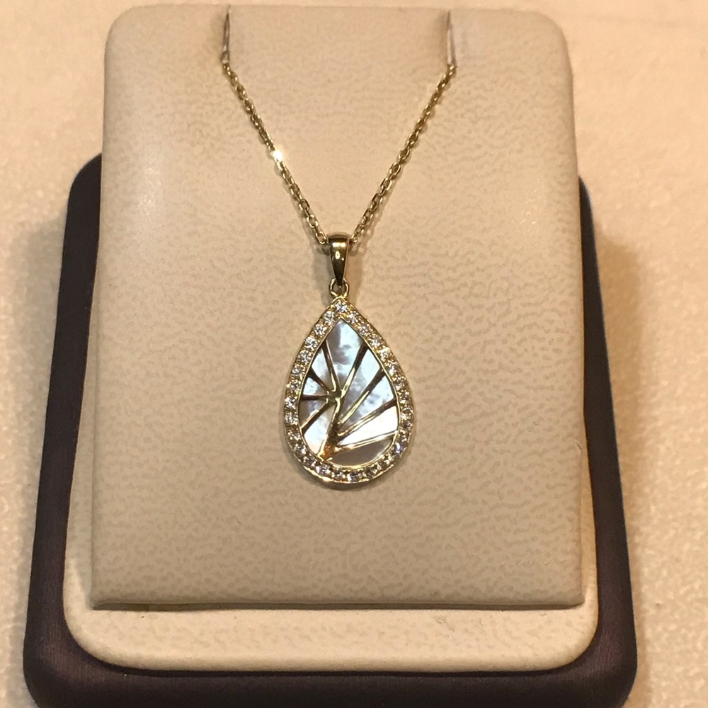 **sold**N 18ky Mother of Pearl & Diamond Necklace - Picture 4 of 7